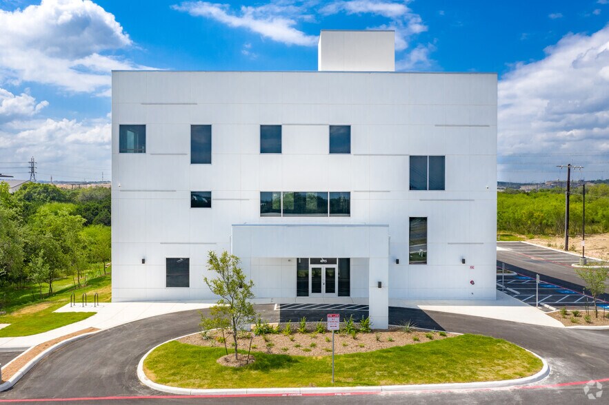 4515 N Loop 1604 W, San Antonio, TX à louer - Photo du bâtiment - Image 3 de 18