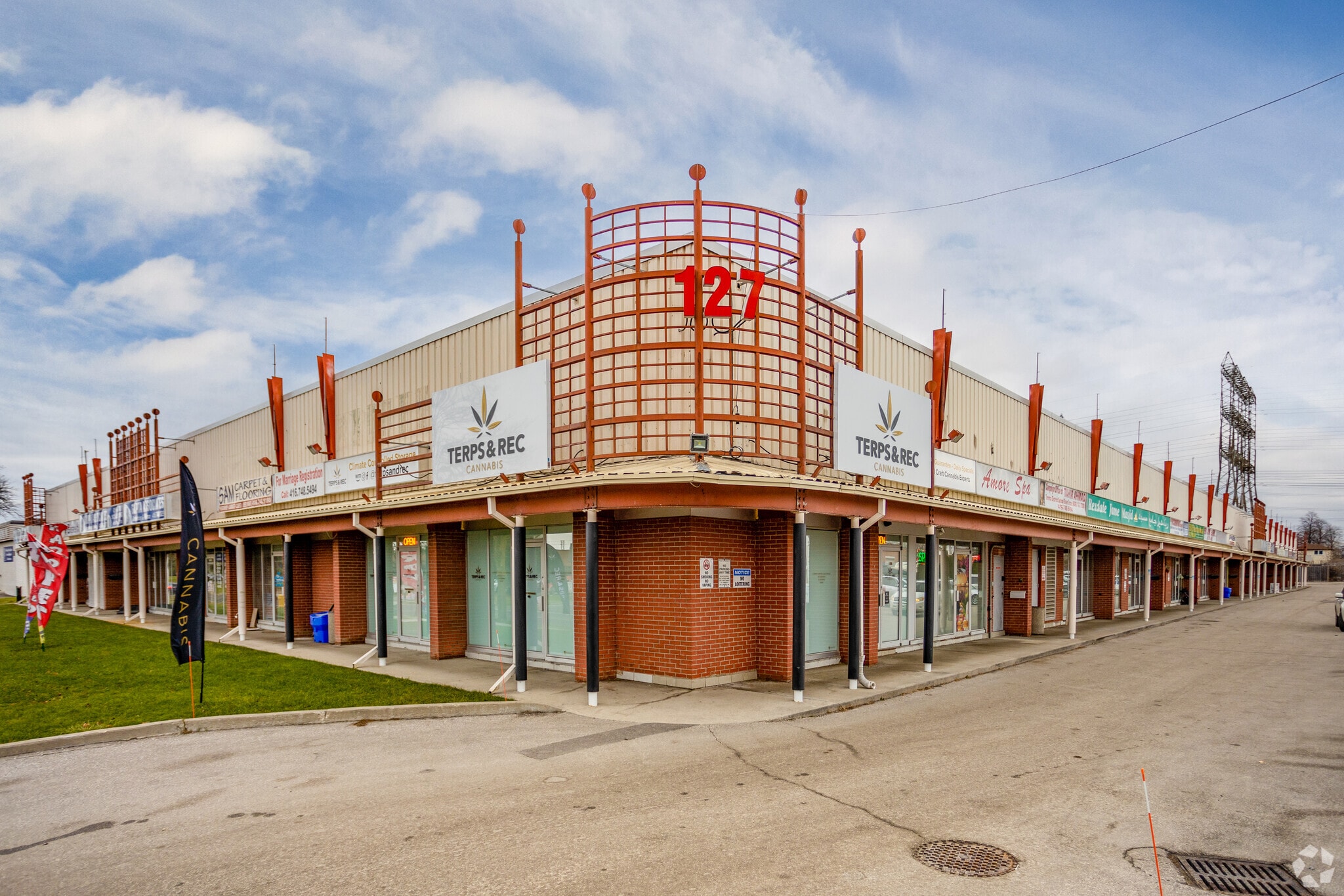 127 Westmore Dr, Toronto, ON for sale Primary Photo- Image 1 of 1