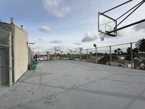 1512 W Slauson Ave, Los Angeles, CA à vendre Photo intérieure- Image 2 de 9