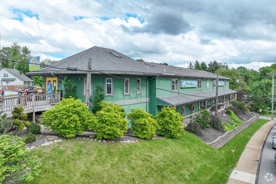 200 Jefferson Rd, Penn Hills, PA for sale - Primary Photo - Image 1 of 4