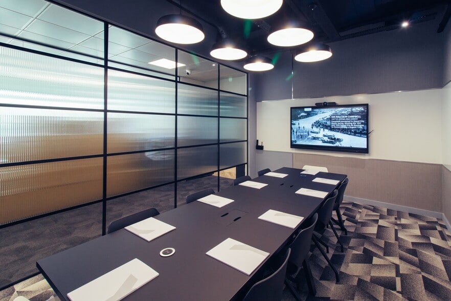 The Heights Heath, Weybridge for lease - Building Photo - Image 3 of 13