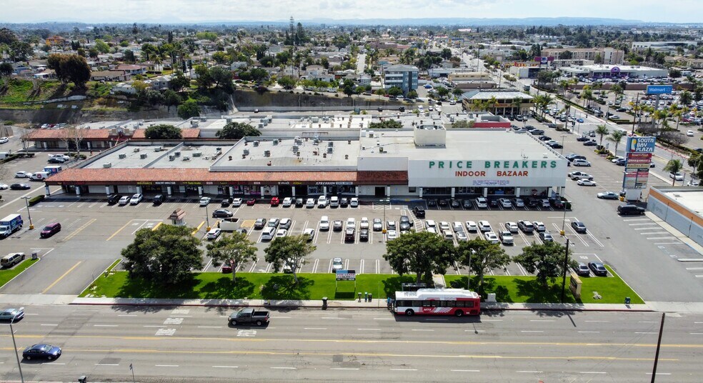 1019-1199 Highland Ave, National City, CA à louer - Photo du bâtiment - Image 2 de 9