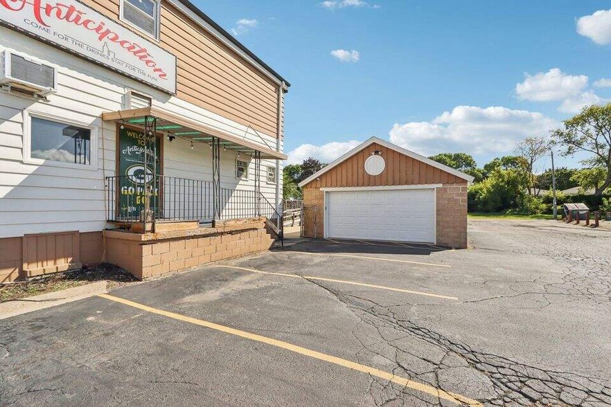 6218 S 27th St, Milwaukee, WI for sale - Building Photo - Image 3 of 11