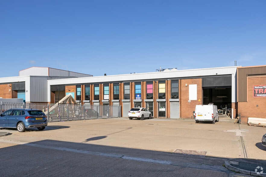 Coal Rd, Leeds for lease - Primary Photo - Image 1 of 7