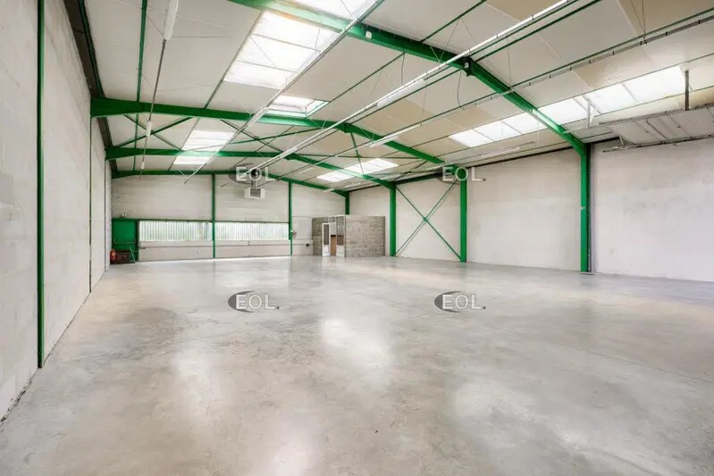 Industrial in Saint-Genis-Laval for lease - Interior Photo - Image 3 of 11
