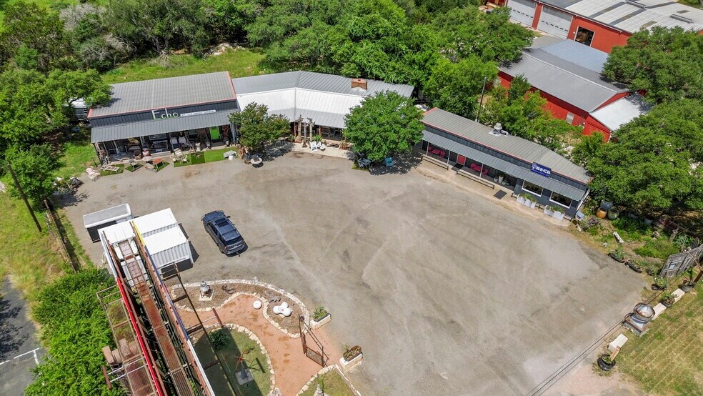 1725 S US Highway 281, Blanco, TX à vendre - Photo du bâtiment - Image 1 de 18