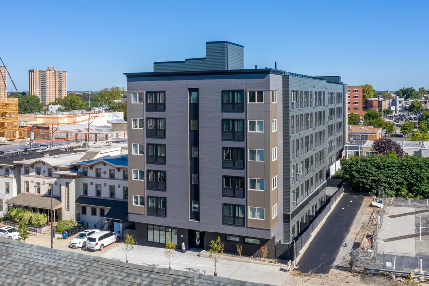 4125-4136 Chestnut St, Philadelphia, PA for sale - Primary Photo - Image 1 of 1