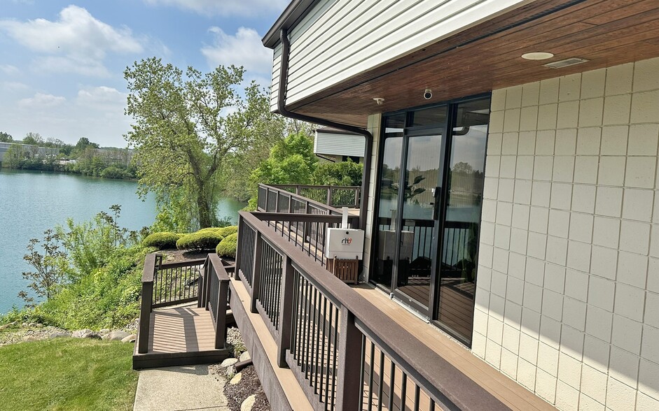 650 Griswold St, Northville, MI for lease - Building Photo - Image 3 of 9