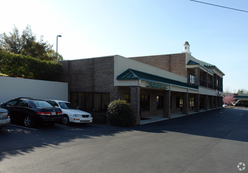 715 Queen City Pky, Gainesville, GA for lease - Building Photo - Image 2 of 10