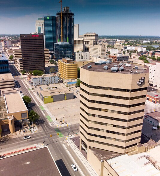 125 Garry St, Winnipeg, MB à louer - Photo du bâtiment - Image 1 de 4