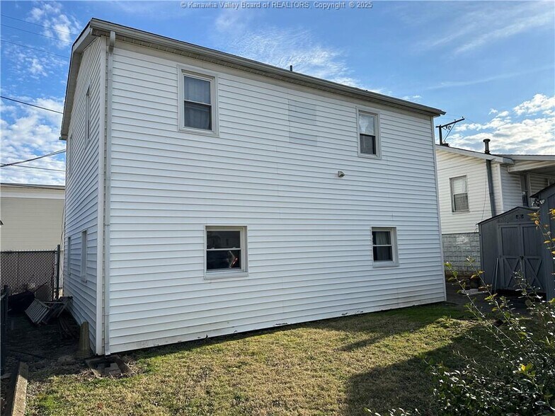 126 6th Ave, South Charleston, WV à vendre - Photo du bâtiment - Image 2 de 14