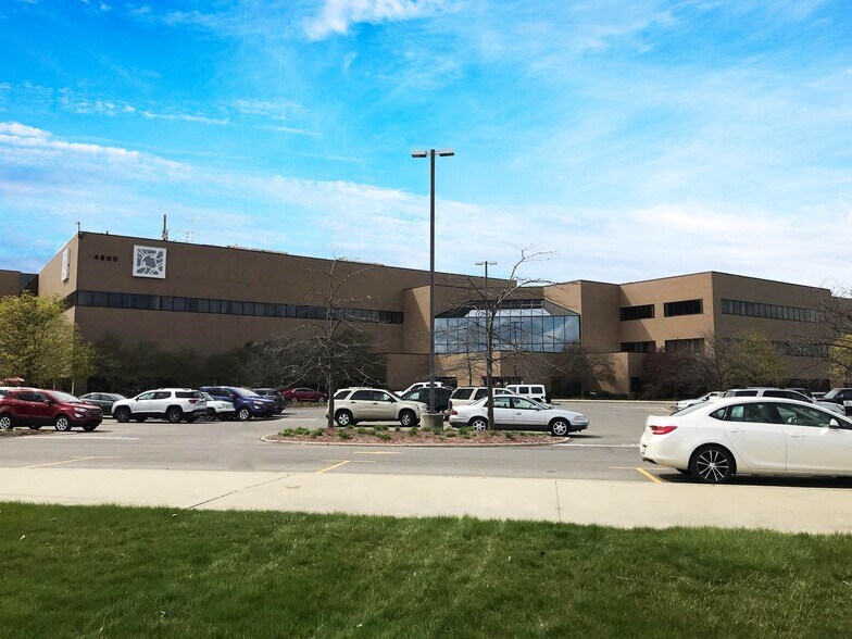 4400-4800 S Saginaw St, Flint, MI à louer - Photo du bâtiment - Image 1 de 14