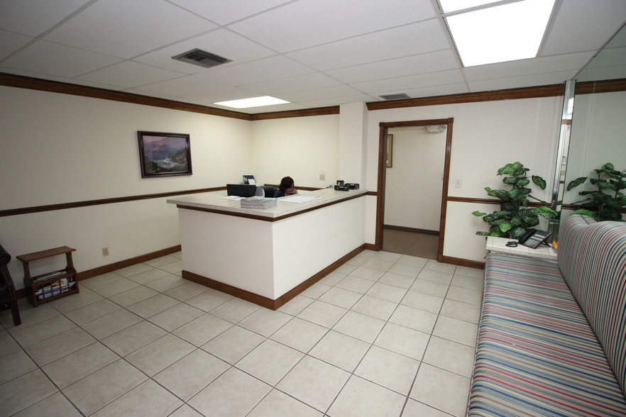 1930-1934 Tyler St, Hollywood, FL à louer - Hall d’entrée - Image 3 de 17