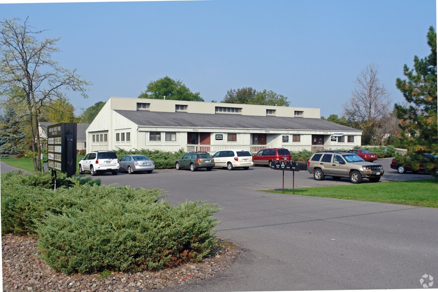 7521-7523 Morgan Rd, Bayberry, NY for lease - Building Photo - Image 3 of 6