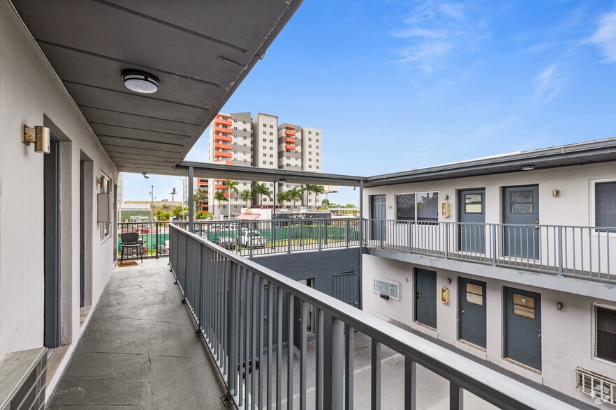 734 NW 80th St, Miami, FL à vendre - Photo du bâtiment - Image 2 de 20