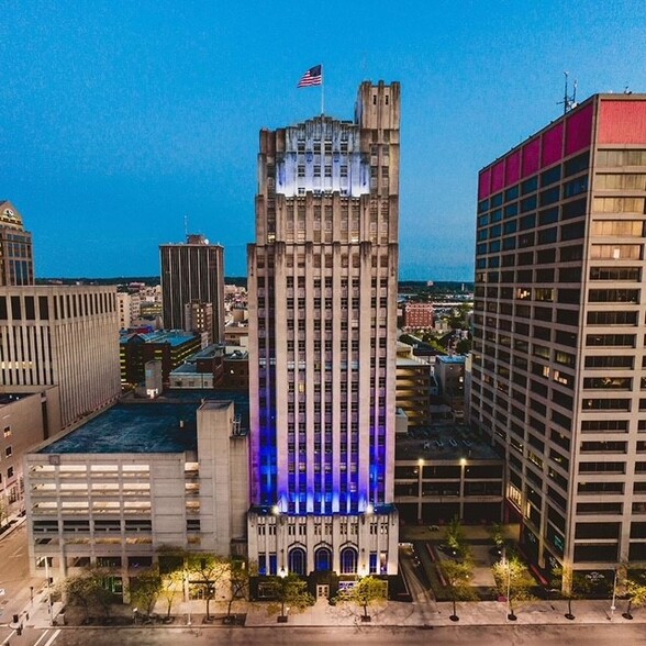 120 W 2nd St, Dayton, OH à vendre - Photo du bâtiment - Image 1 de 1