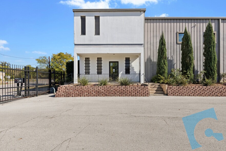 6324 Eden Dr, Haltom City, TX à louer - Photo du bâtiment - Image 1 de 11