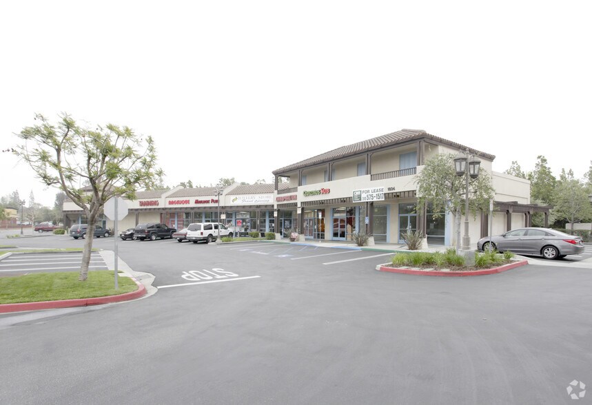 1034 W Arrow Hwy, San Dimas, CA à louer - Photo du bâtiment - Image 1 de 4