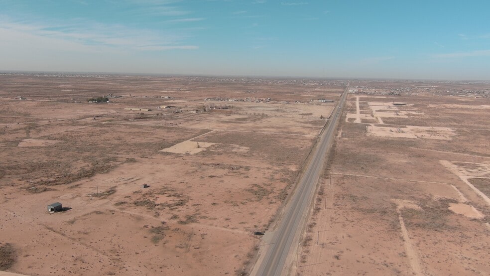 2408 E FM 1787, Odessa, TX à vendre - Photo du bâtiment - Image 2 de 15