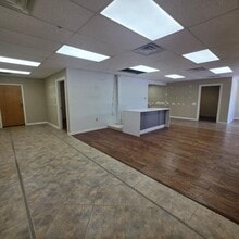 1030 Elizabeth St, Nicholasville, KY for lease Interior Photo- Image 2 of 18
