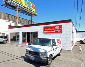 12546 Aurora Ave N, Seattle, WA for lease Building Photo- Image 1 of 3