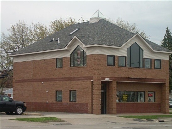 28706 John R Rd, Madison Heights, MI à louer - Photo du bâtiment - Image 2 de 2