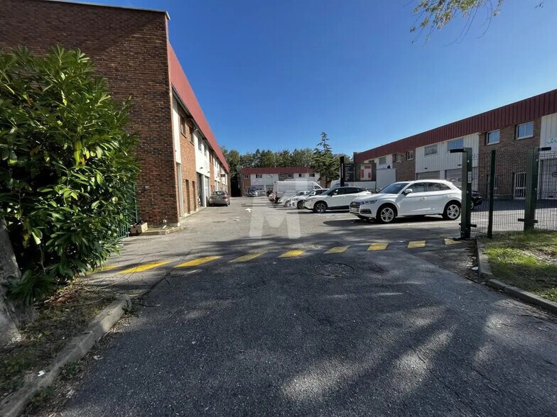 Flex dans Lisses à louer - Photo du bâtiment - Image 1 de 4