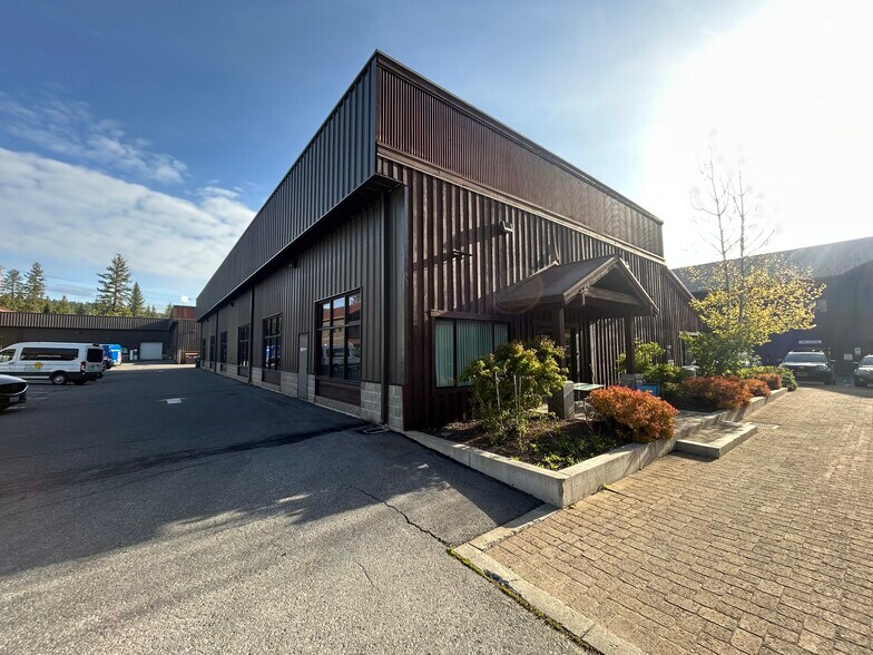 10925 Pioneer Trail Rd, Truckee, CA à louer - Photo du bâtiment - Image 1 de 22