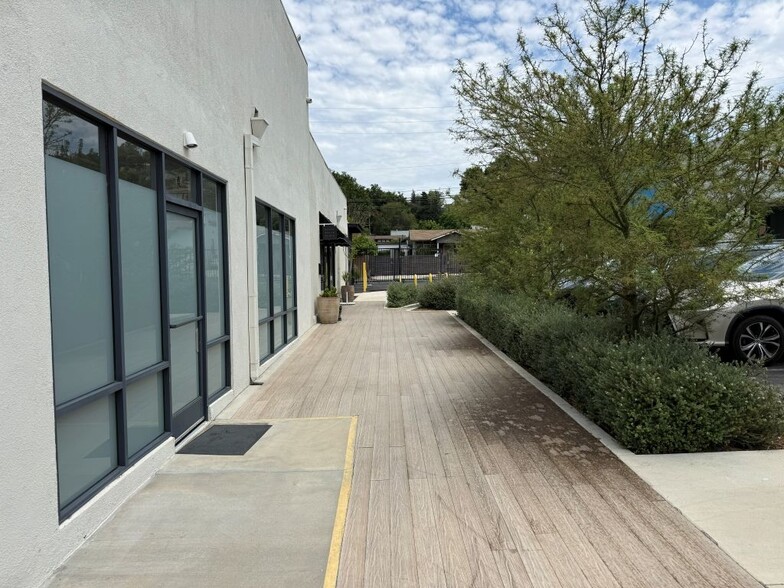 3342 Verdugo Rd, Los Angeles, CA à louer - Photo du bâtiment - Image 3 de 8