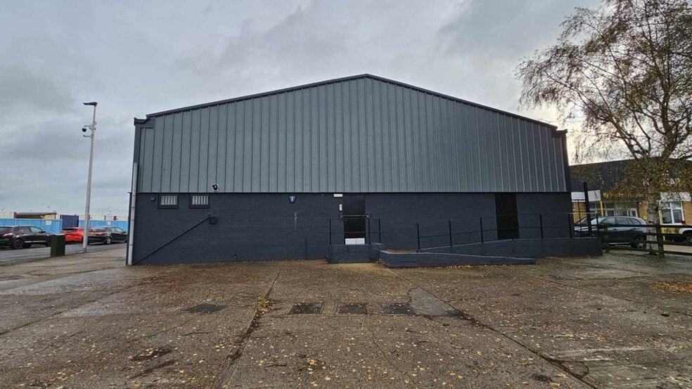 23 Laker Rd, Rochester à louer - Photo du bâtiment - Image 3 de 4