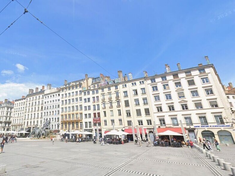 Bureau dans Lyon à louer - Photo du bâtiment - Image 1 de 5