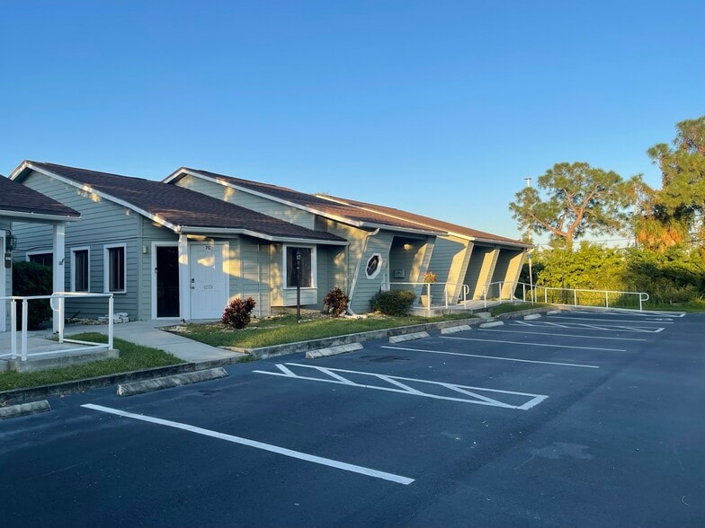 10225 Ulmerton Rd, Largo, FL à louer - Photo du bâtiment - Image 2 de 13