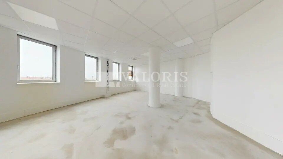 Office in Lyon for sale - Interior Photo - Image 3 of 9