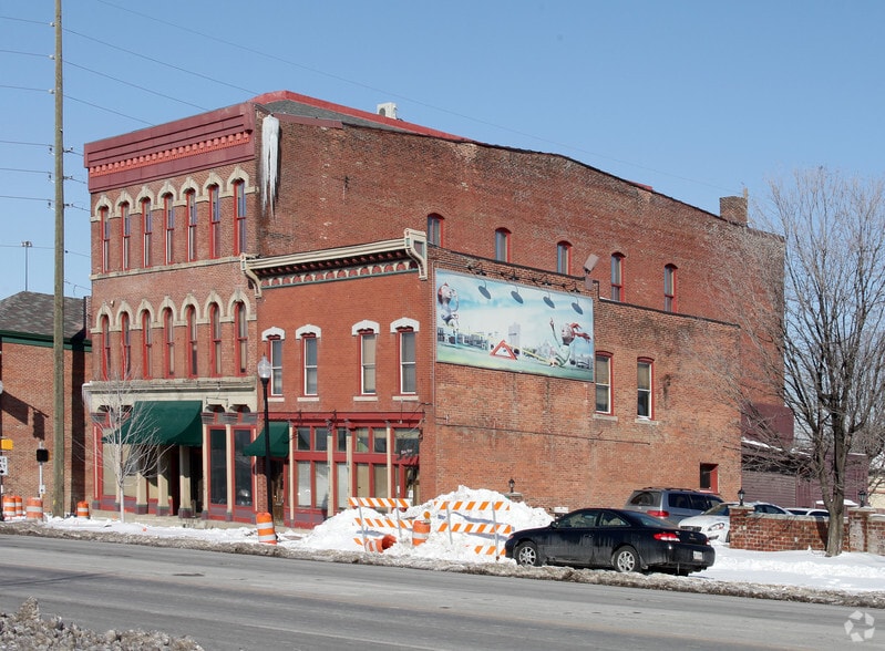 1002-1004 E Washington St, Indianapolis, IN à louer - Photo du bâtiment - Image 2 de 4