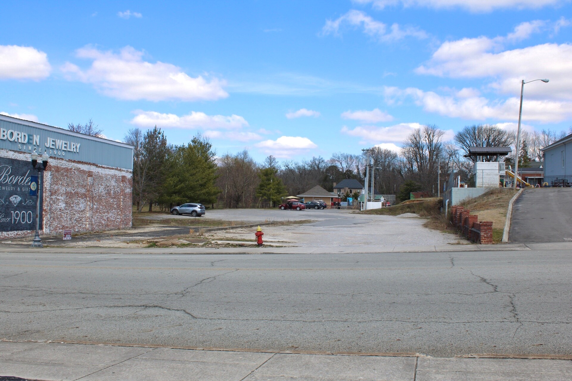136 E Broad St, Cookeville, TN à vendre Photo du bâtiment- Image 1 de 10