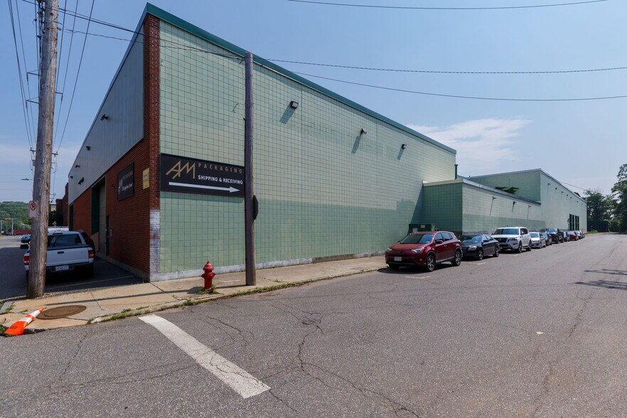 106 Winter St, Holyoke, MA à louer - Photo principale - Image 1 de 16