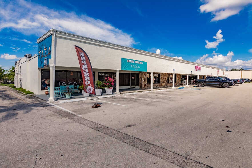 4434-4458 S Cleveland Ave, Fort Myers, FL for sale - Building Photo - Image 3 of 11