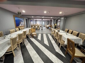 6-7 Sewardstone Rd, Waltham Abbey for lease Building Photo- Image 2 of 6