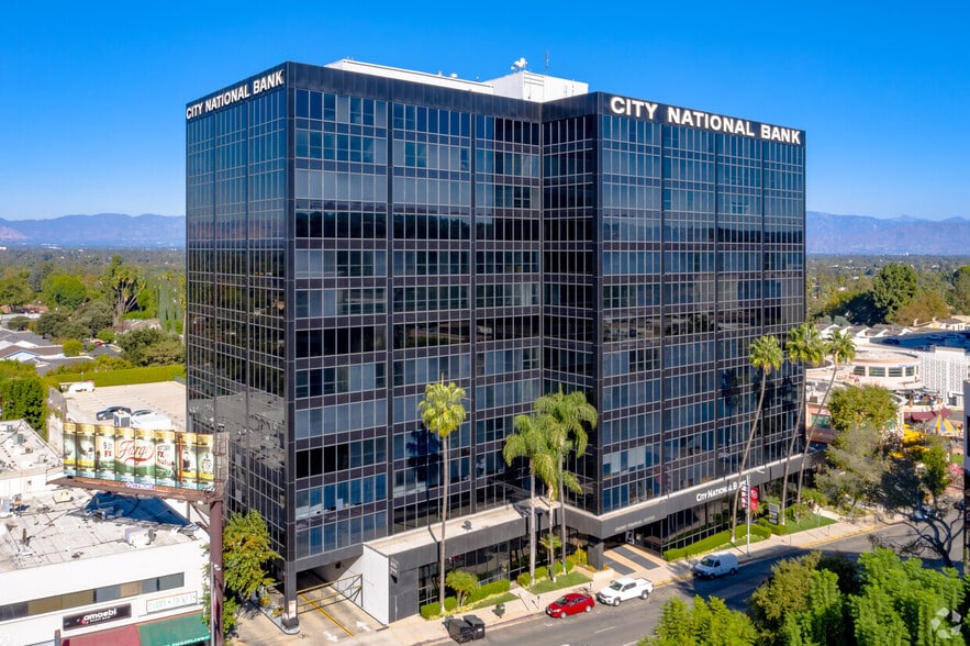 16133 Ventura Blvd, Encino, CA à louer - Photo du bâtiment - Image 1 de 11