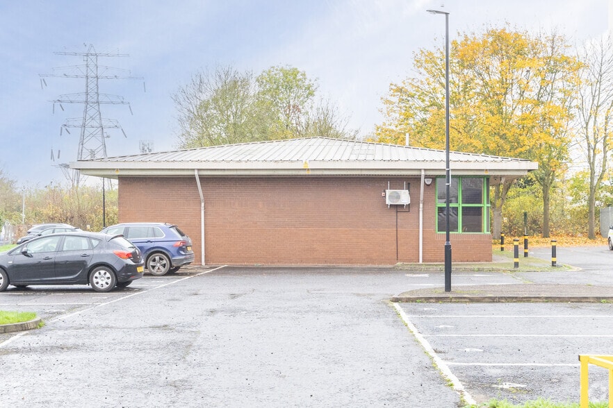5 Fairfield Ct, Coventry for lease - Building Photo - Image 3 of 9