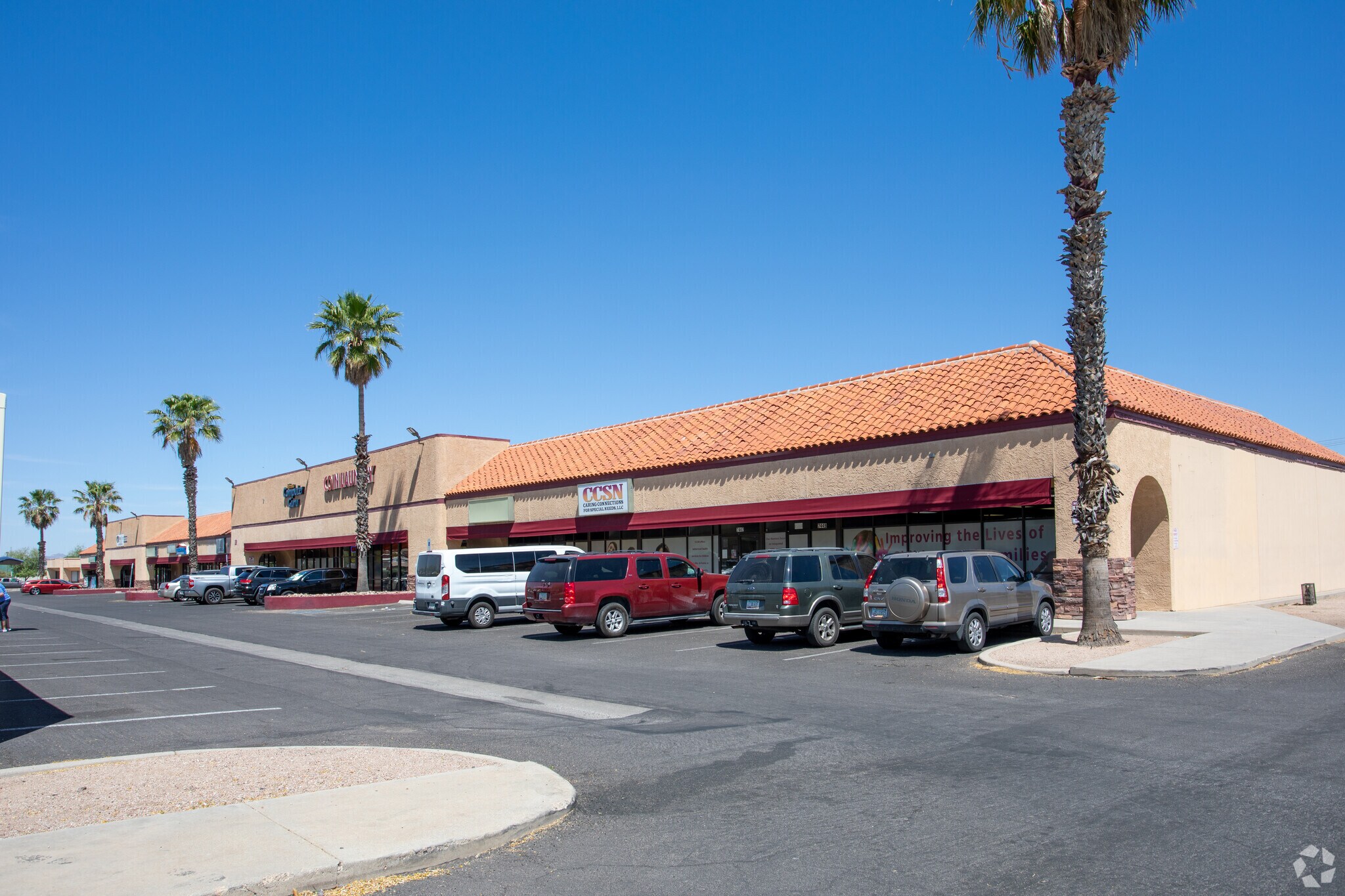7415-7449 E 22nd St, Tucson, AZ à louer Photo du bâtiment- Image 1 de 9