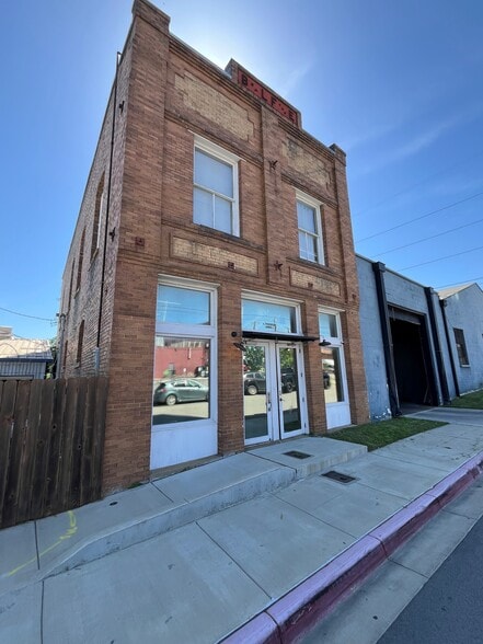 225 Bryan Ave, Fort Worth, TX for lease - Building Photo - Image 2 of 7