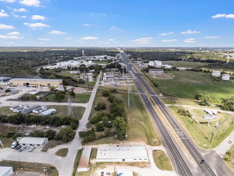 2.375 Acres on New Dallas hwy, Lacy Lakeview, TX à vendre - Aérien - Image 1 de 6