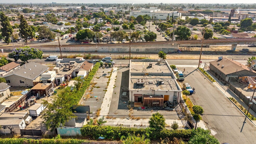 1709 N Willowbrook Ave, Compton, CA à vendre - Photo du bâtiment - Image 1 de 9