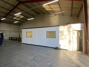 Modular Ct, Wolverhampton for lease Interior Photo- Image 2 of 5