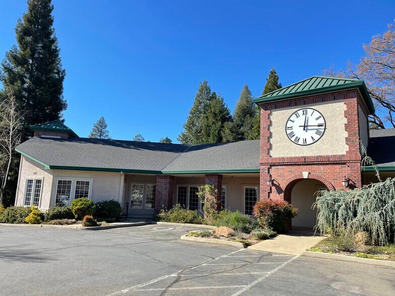 6127 Clark Rd, Paradise, CA à louer - Photo du bâtiment - Image 1 de 5