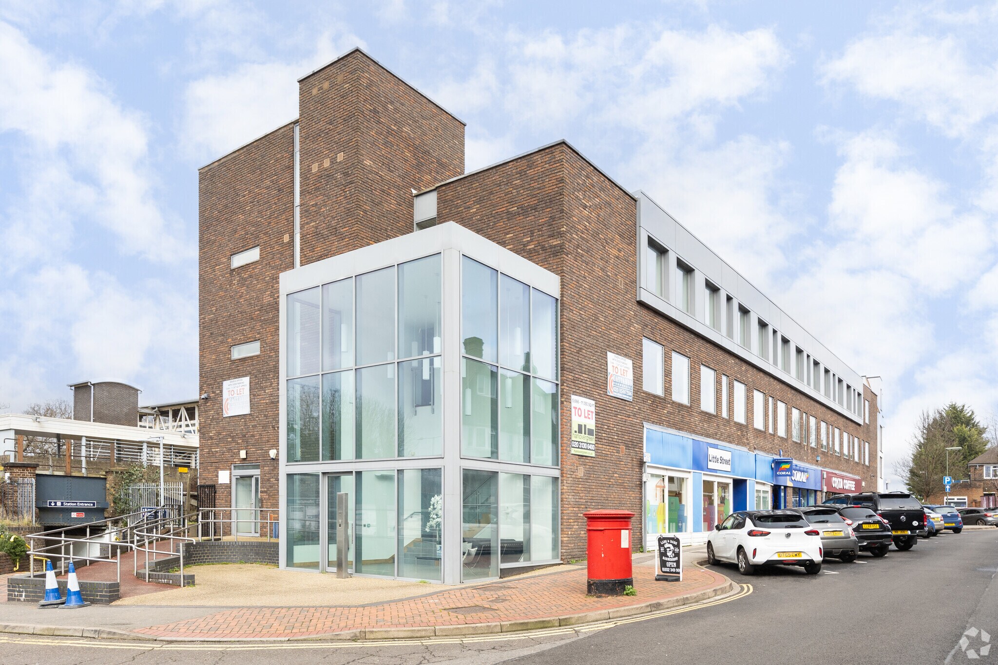 Station Appr, West Byfleet à louer Photo du bâtiment- Image 1 de 8