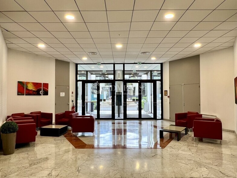 141 Rue Michel Carre, Argenteuil à louer - Hall d’entrée - Image 2 de 12