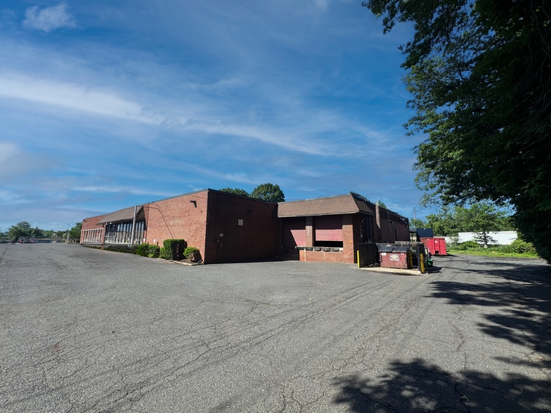 435 N Midland Ave, Saddle Brook, NJ for lease - Building Photo - Image 1 of 6