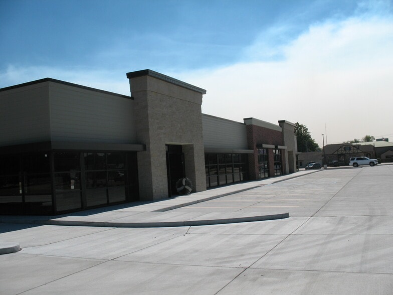 600 N Main St, Sikeston, MO à louer - Photo du bâtiment - Image 2 de 5